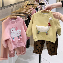 童装2023年冬季女宝宝新款加绒加厚儿童卫衣洋气卡通可爱女童上衣