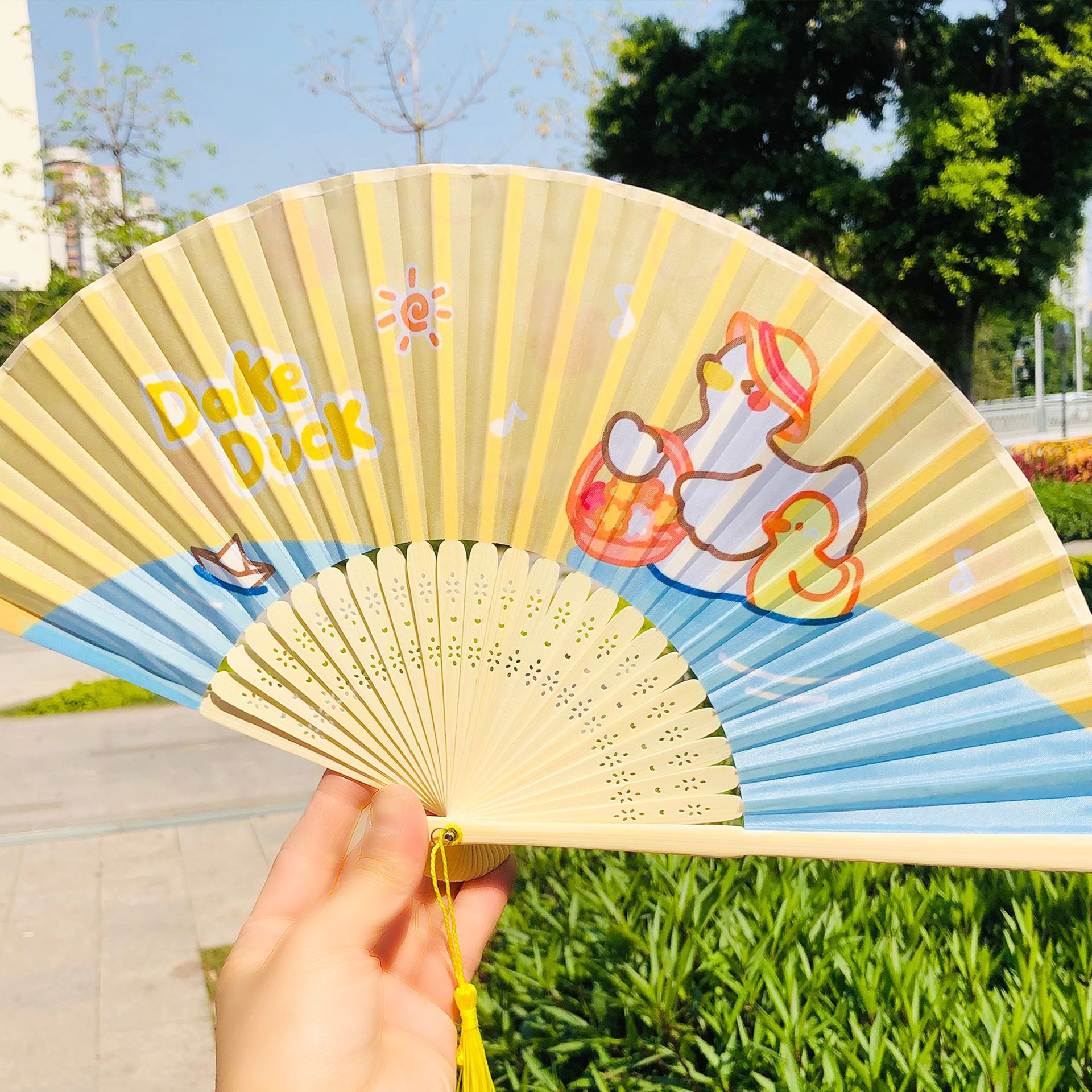 响指扇子可爱卡通布面竹扇夏天7寸折叠扇创意儿童学生礼物批发