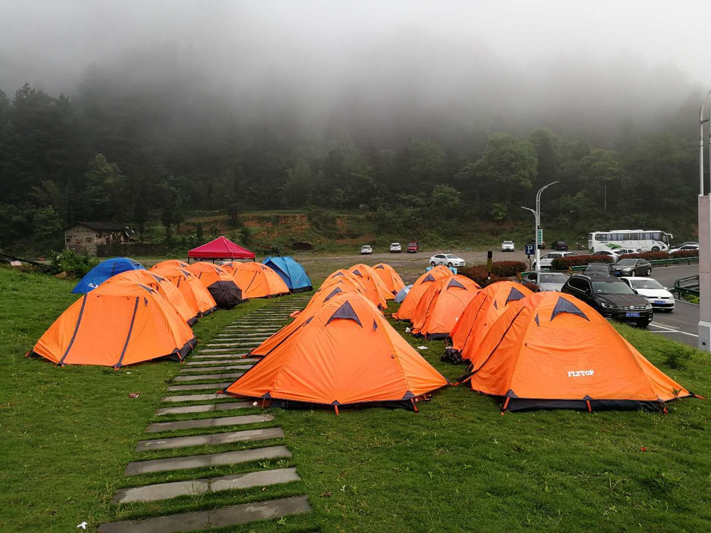 野外露营帐篷出租防暴雨加厚旅游双2人3人4户外帐篷租赁全国发货