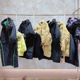 上海欣木娇的服饰22冬装乐町棉服羽绒服女装批发尾货尾货清仓批发