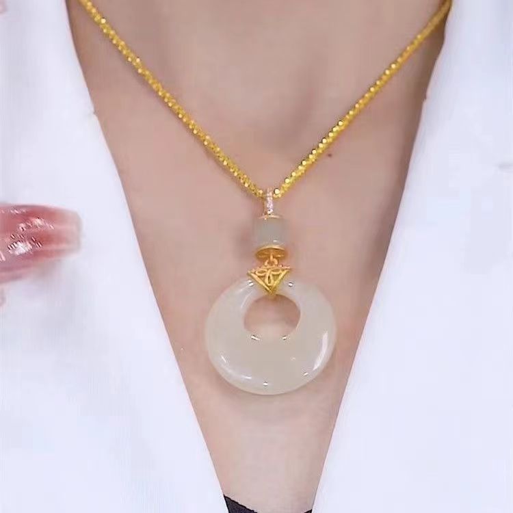 新款平安扣玉石吊坠女款时尚气质锁骨链2024年项链批发-阿里巴巴