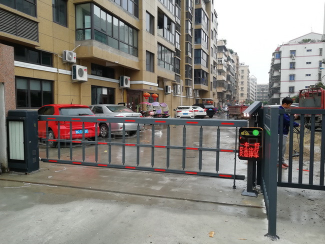 停车场广告道闸小区收费系统电动栅栏道闸机厂家批发