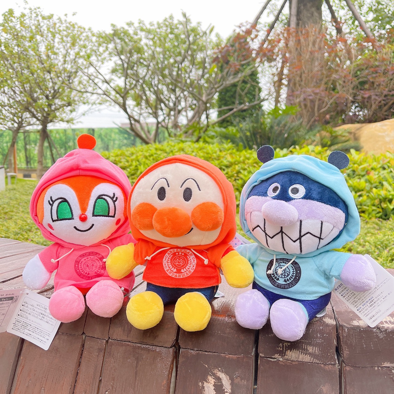 新品现货8寸日本系列面包超人细菌小子潮流款休闲运动服摆件公仔