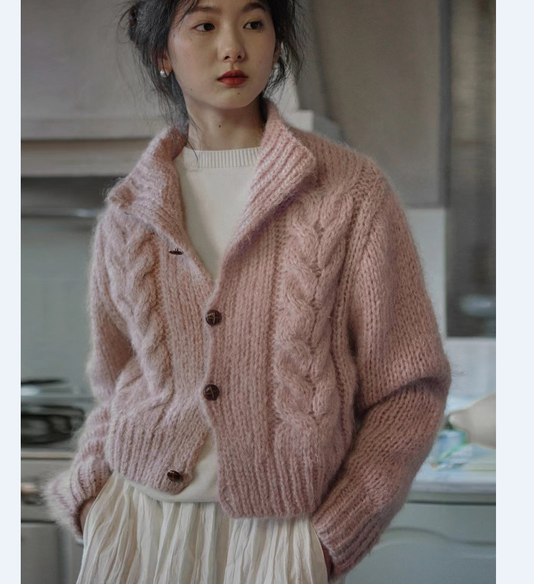 秋季韩系复古绞花毛衣外套女针织开衫短款别致宽松外穿温柔上衣厚