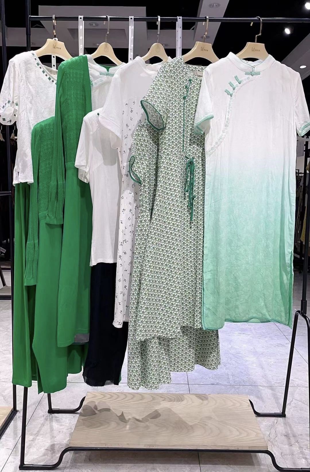 杭州四季青品牌折扣女装伊芙丽我爱露露专柜撤柜忆花寻24夏清仓货