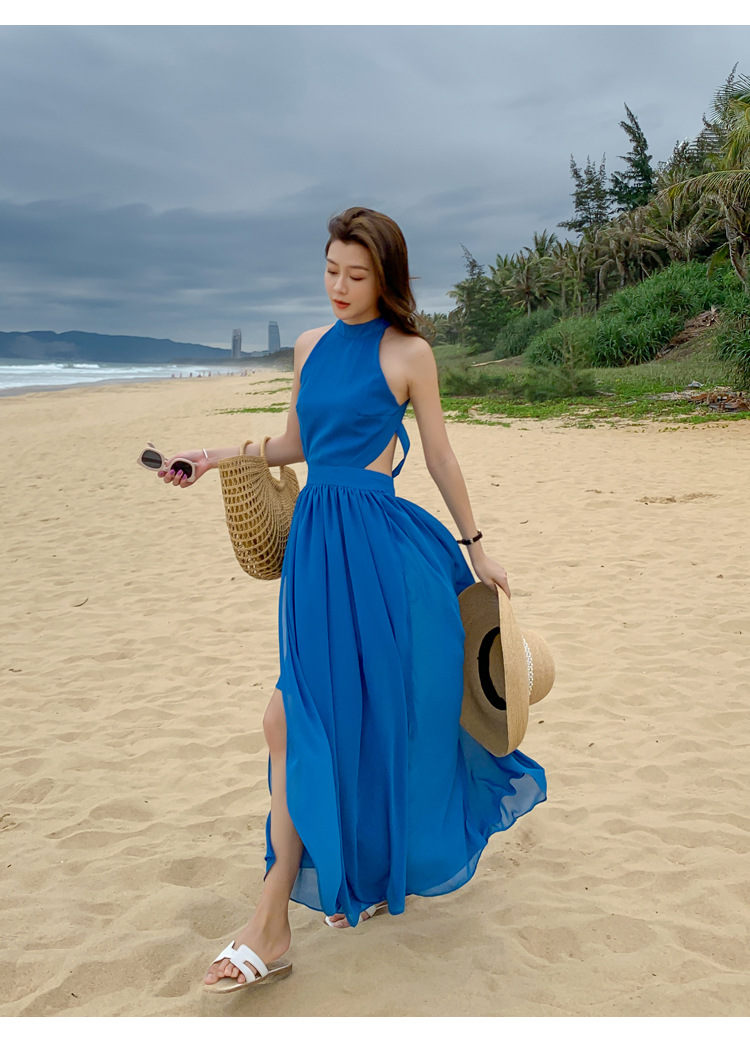 新款 蓝色沙滩裙女夏海边度假露背挂脖连衣长裙