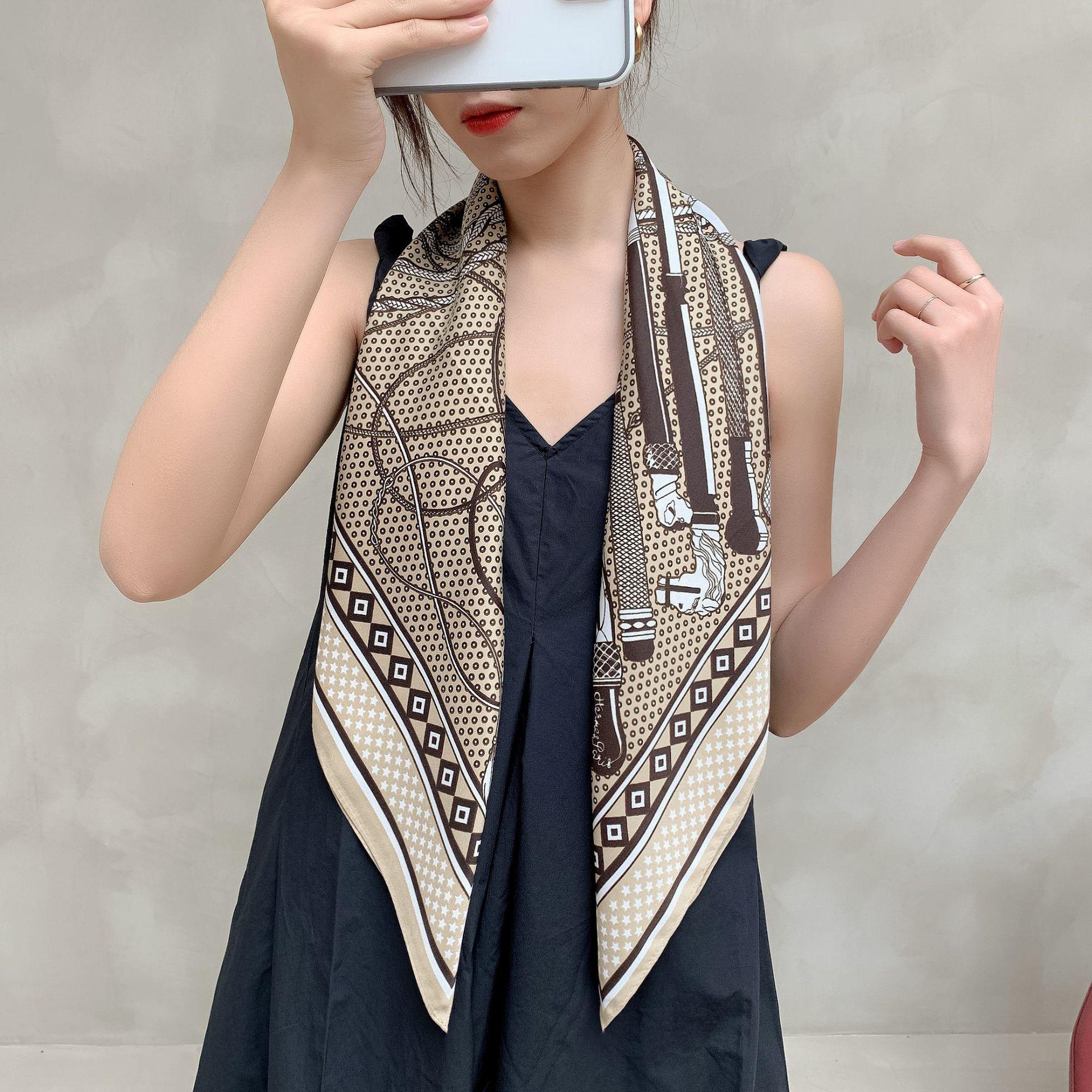 韩版户外拍照装饰丝巾彩色印花围巾涤纶布艺格子条纹头戴式方巾