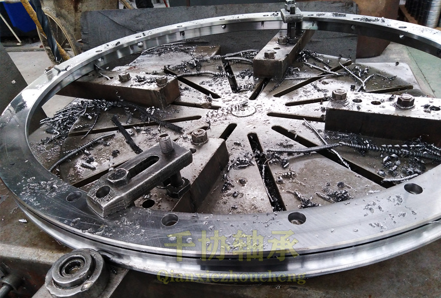 vu系列转盘轴承 vu200897四点接触球回转支承 机床中心台转盘轴承