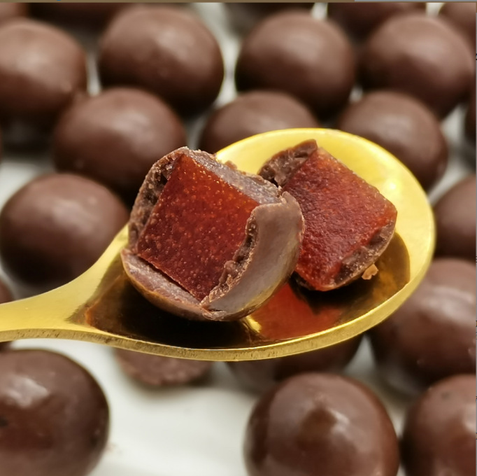 188g两个宝贝酸奶山楂巧克力山楂球盒装休闲零食办公室甜品批发