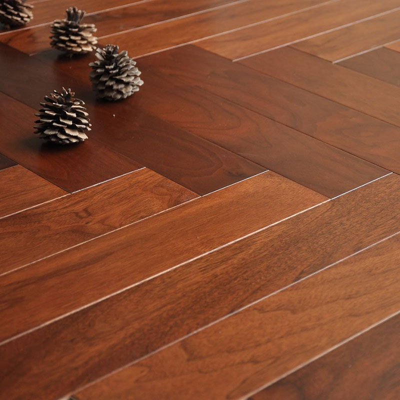 美国黑胡桃木人字拼多层复合实木地板15mmuv漆平扣地热高端地板