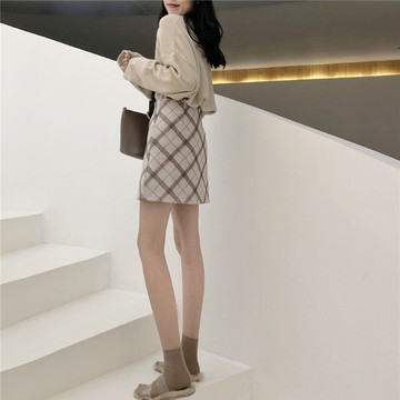 秋冬复古卡其色毛呢格子半身裙冬天配毛衣套装裙高腰包臀a字短裙