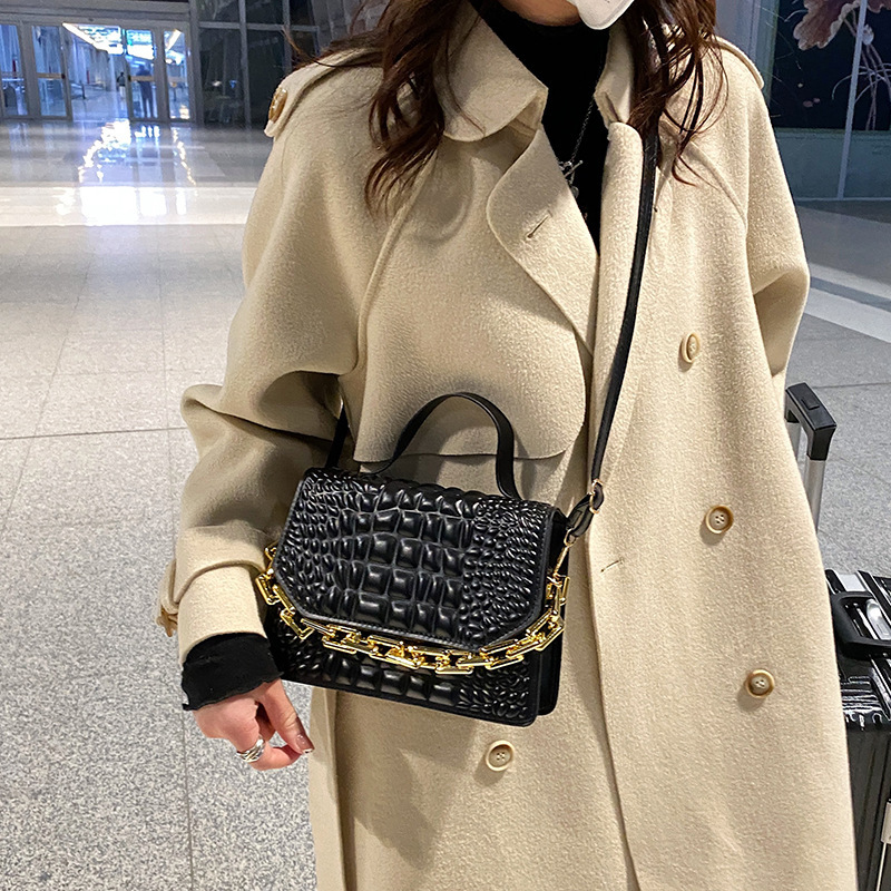 Women's Chain Handbag 2021 Winter New Retro Indentation Small Solid Color Square Bag Western Style Women's One Shoulder Messenger Bag