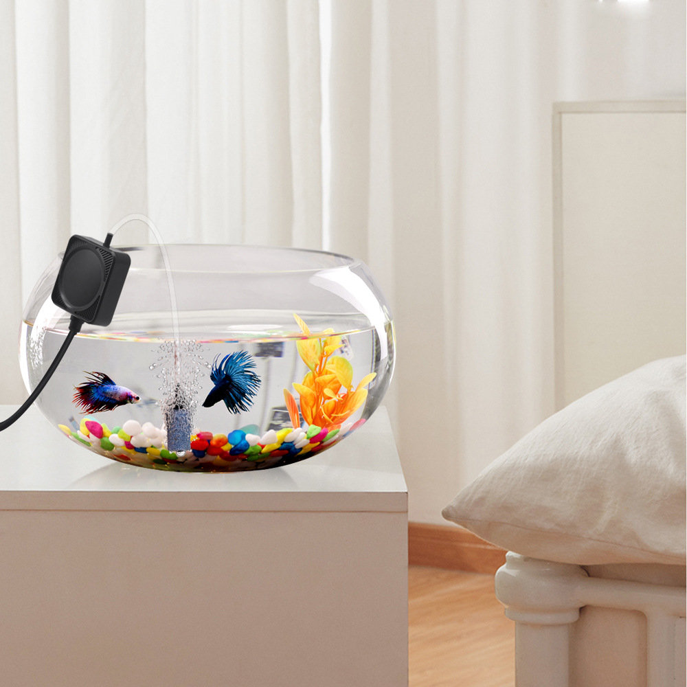 臻的小型静音氧气泵迷你养鱼增氧泵鱼缸家用充氧机水族打氧泵