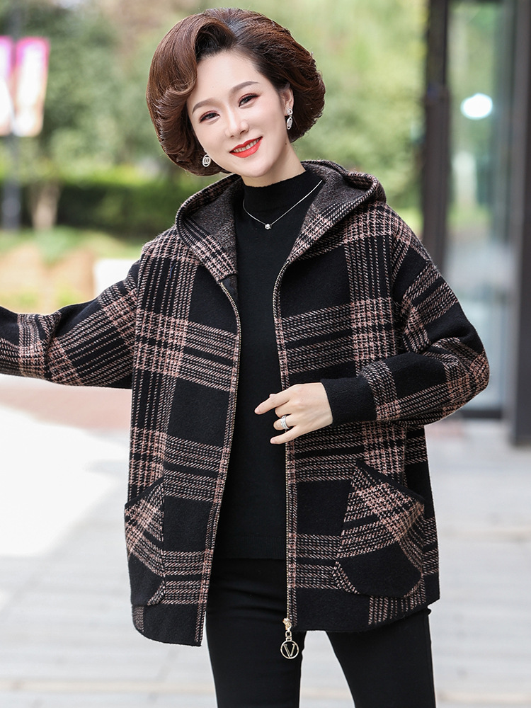 加厚上衣服岁羊中老年人毛衣外套胖妈妈中年50岁女秋装大码60岁款