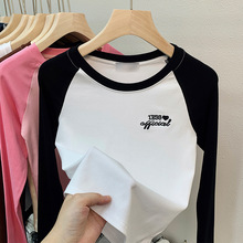 撞色拼接长袖T恤女秋季新款设计感别致上衣韩版学生字母打底衫潮