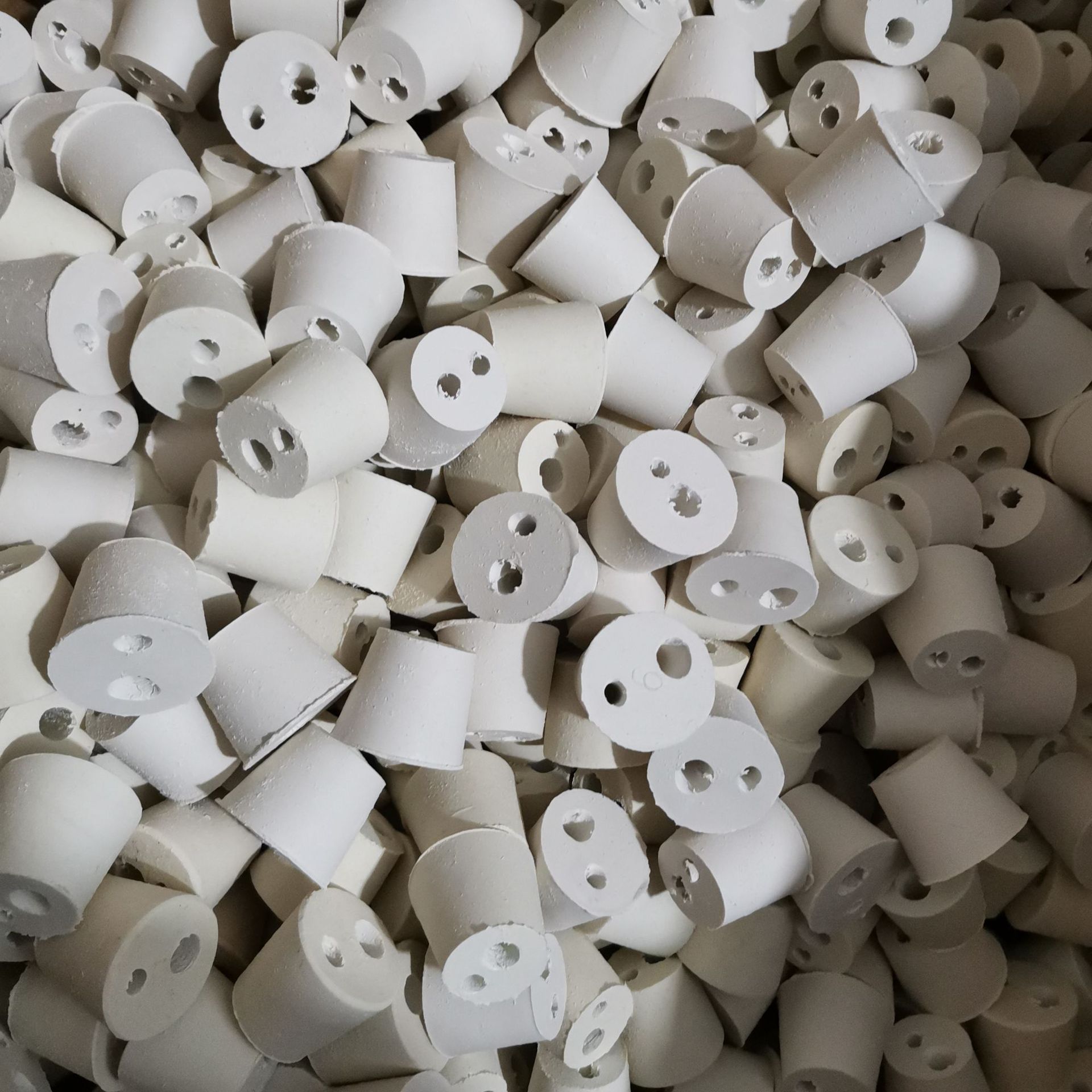 锥形硅胶塞橡胶塞带孔用于气锁葡萄酒酿造啤酒发酵