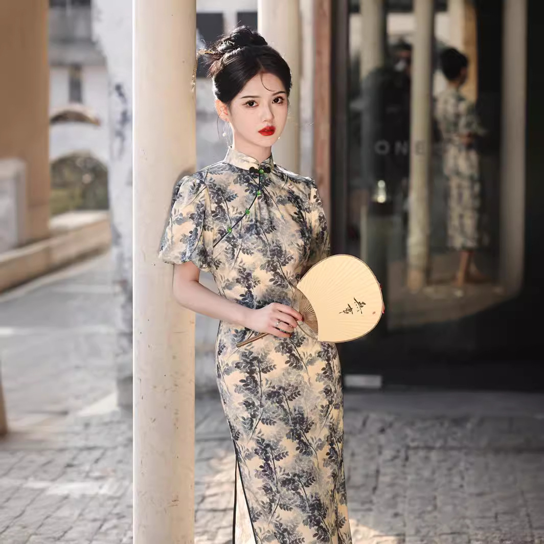 2024新品改良复合中式富贵缎旗袍 日常清新素雅修身少女旗袍-阿里巴巴