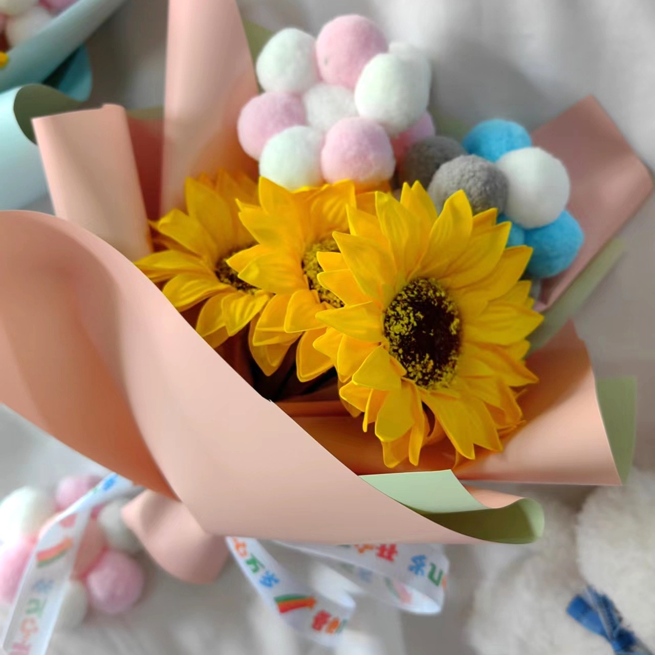 新款61儿童节仿真向日葵小毛球卡通小花束幼儿园学校毕业活动礼物