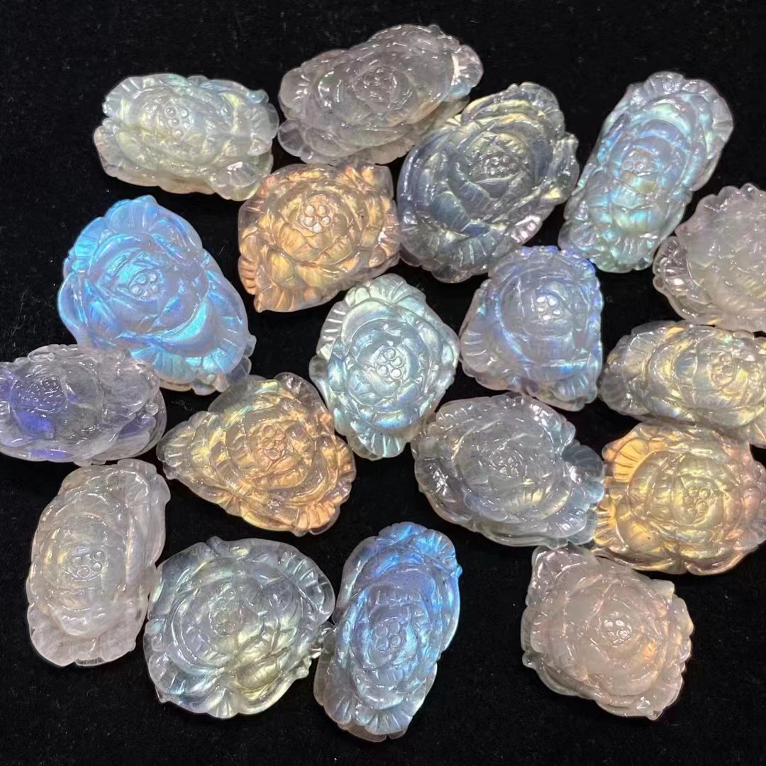 天然蓝闪光石拉长石雕刻件挂配件牡丹花裸石首饰镶嵌直播货源diy