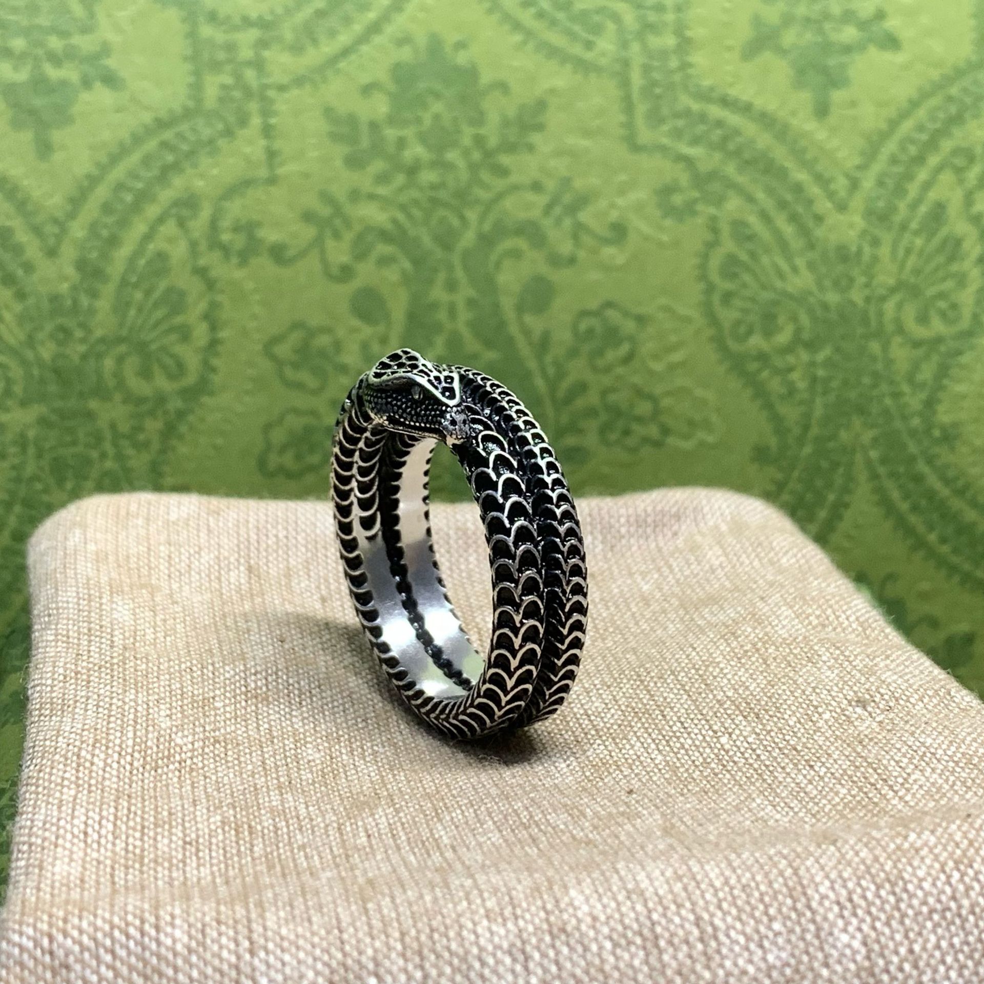 古家灵蛇戒指s925银饰蛇形戒指复古做旧时尚欧美情侣对戒工厂直销