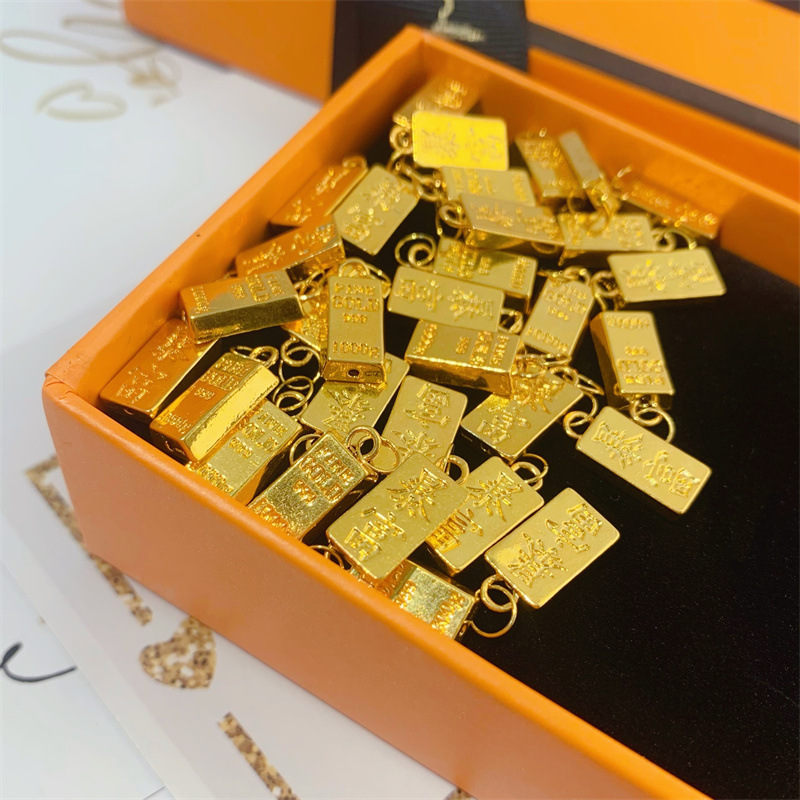 3d黄金999足金暴富小金条吊坠女项链坠子锁骨链套链纯金小金砖