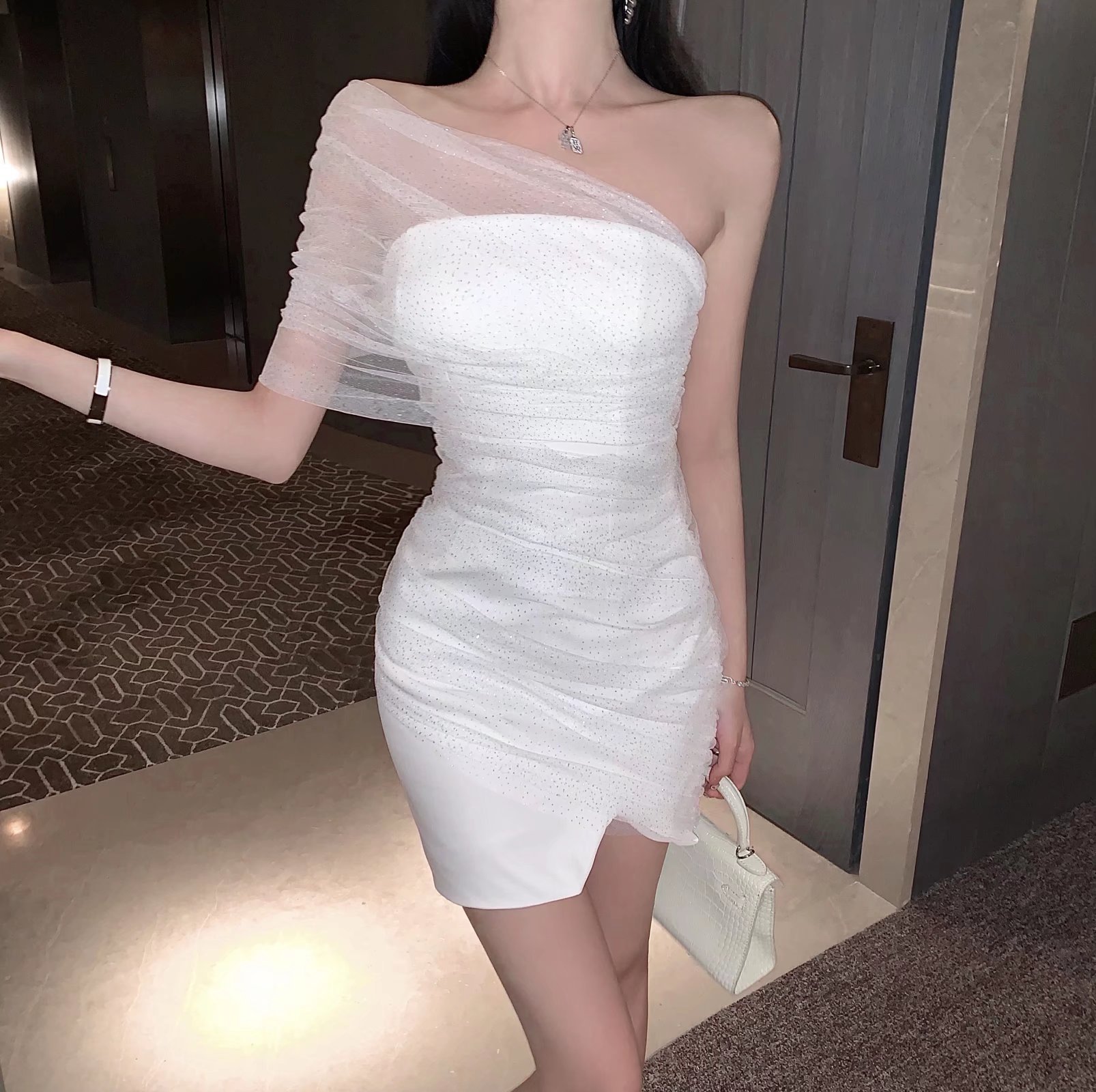 9906夏季斜肩网纱褶皱闪闪连衣裙抹胸开叉短裙礼服裙