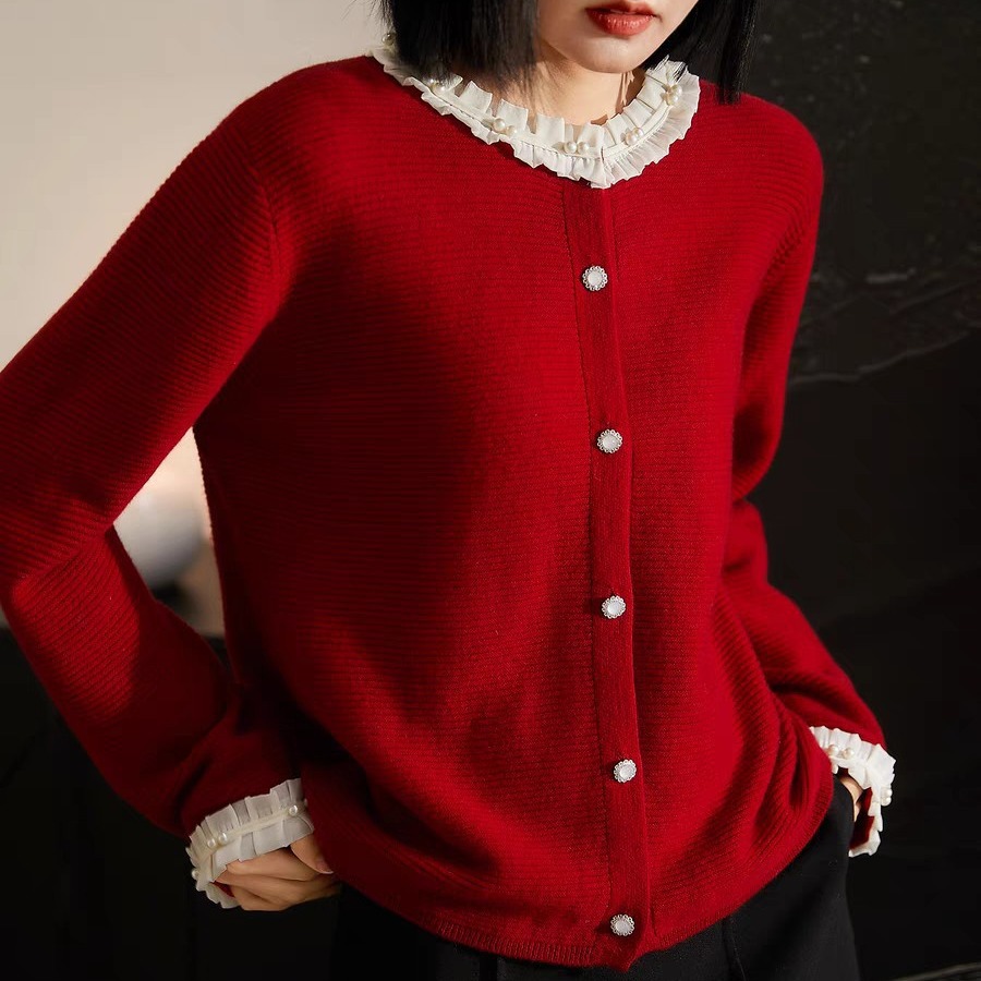 2024秋冬季淑女气质蕾丝花边珍珠扣拼接红色毛衣针织开衫女-阿里巴巴