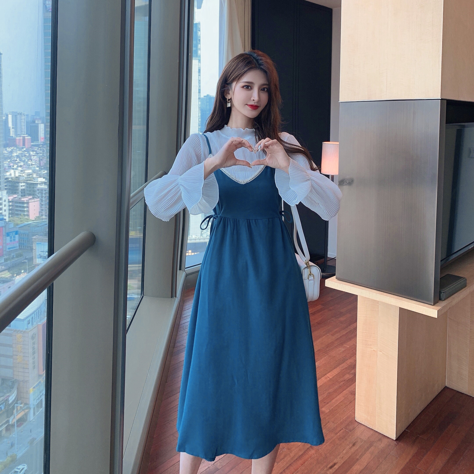 实拍大码女装2021秋季新款显瘦吊带裙胖妹妹修身洋气连衣裙两件套