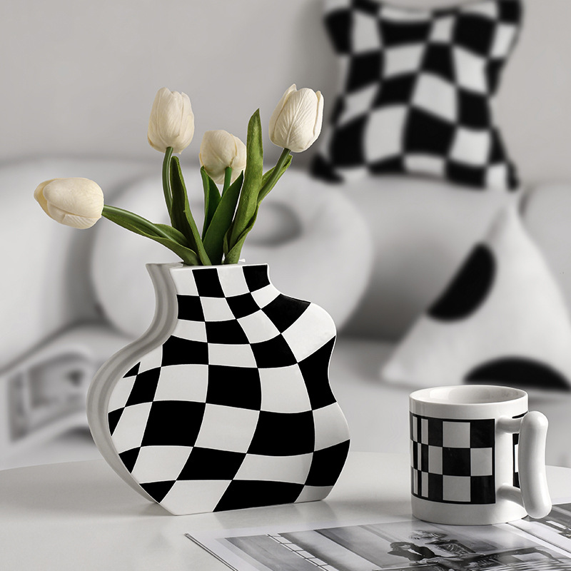 INS Simple Chessboard Grid Ceramic Vase Living Room Bedroom Hydroponic Flower Vase Home Decoration Decoration Wholesale