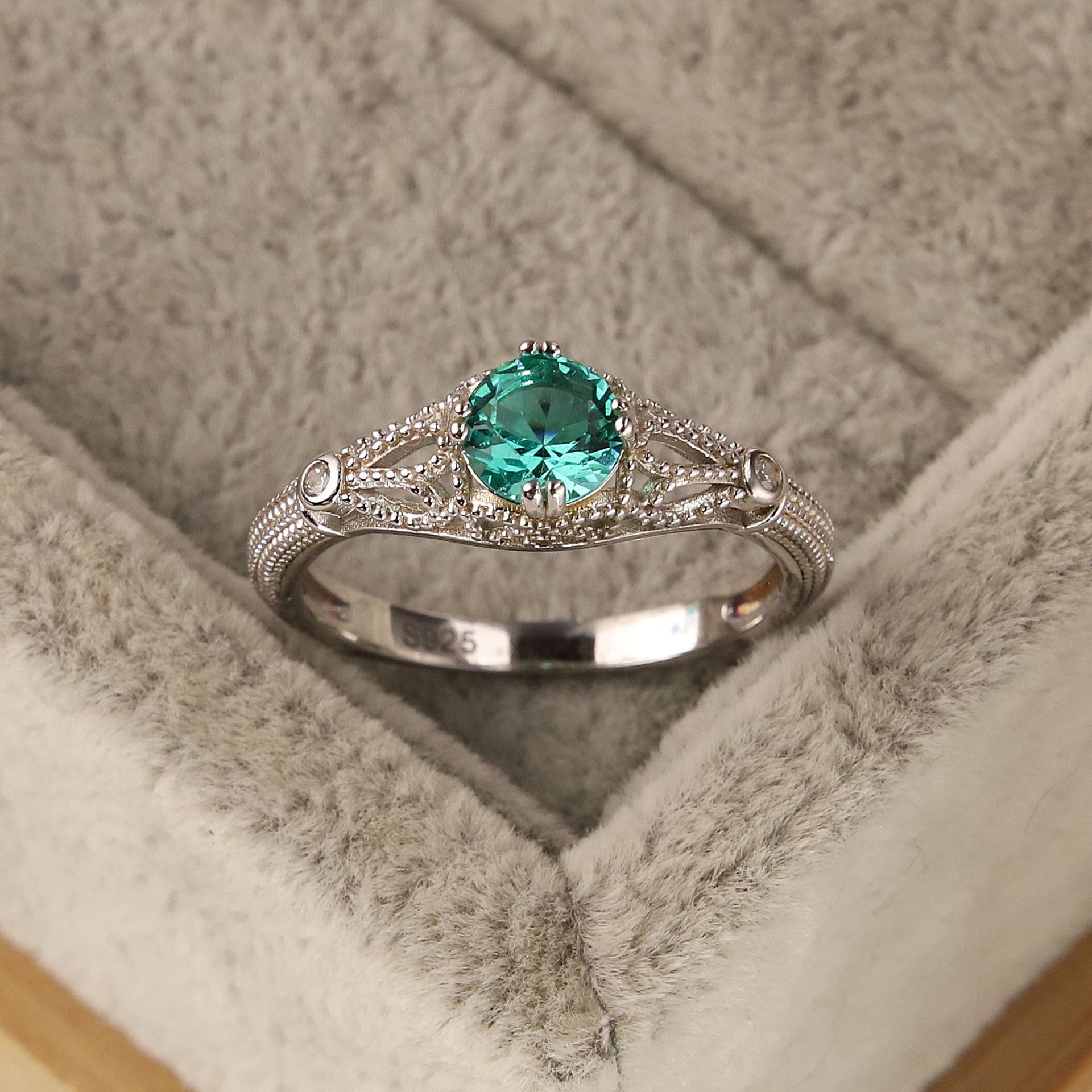 亚马逊s925银祖母绿戒指 欧美简约设计女款镶钻戒指 时尚饰品指环