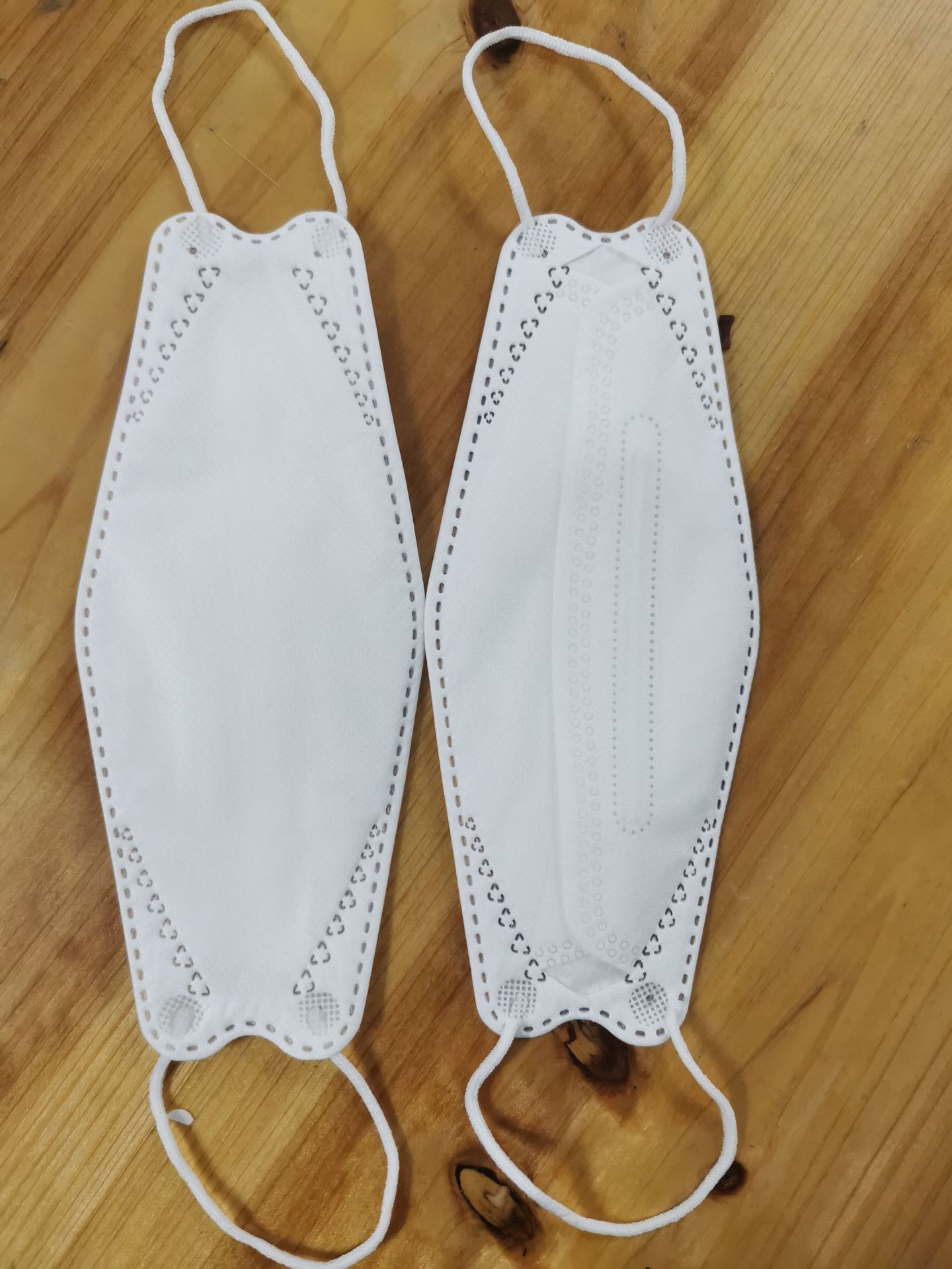 独立包装韩版鱼嘴形kn95标准柳叶形宽扁耳带口罩加厚型电商专供版