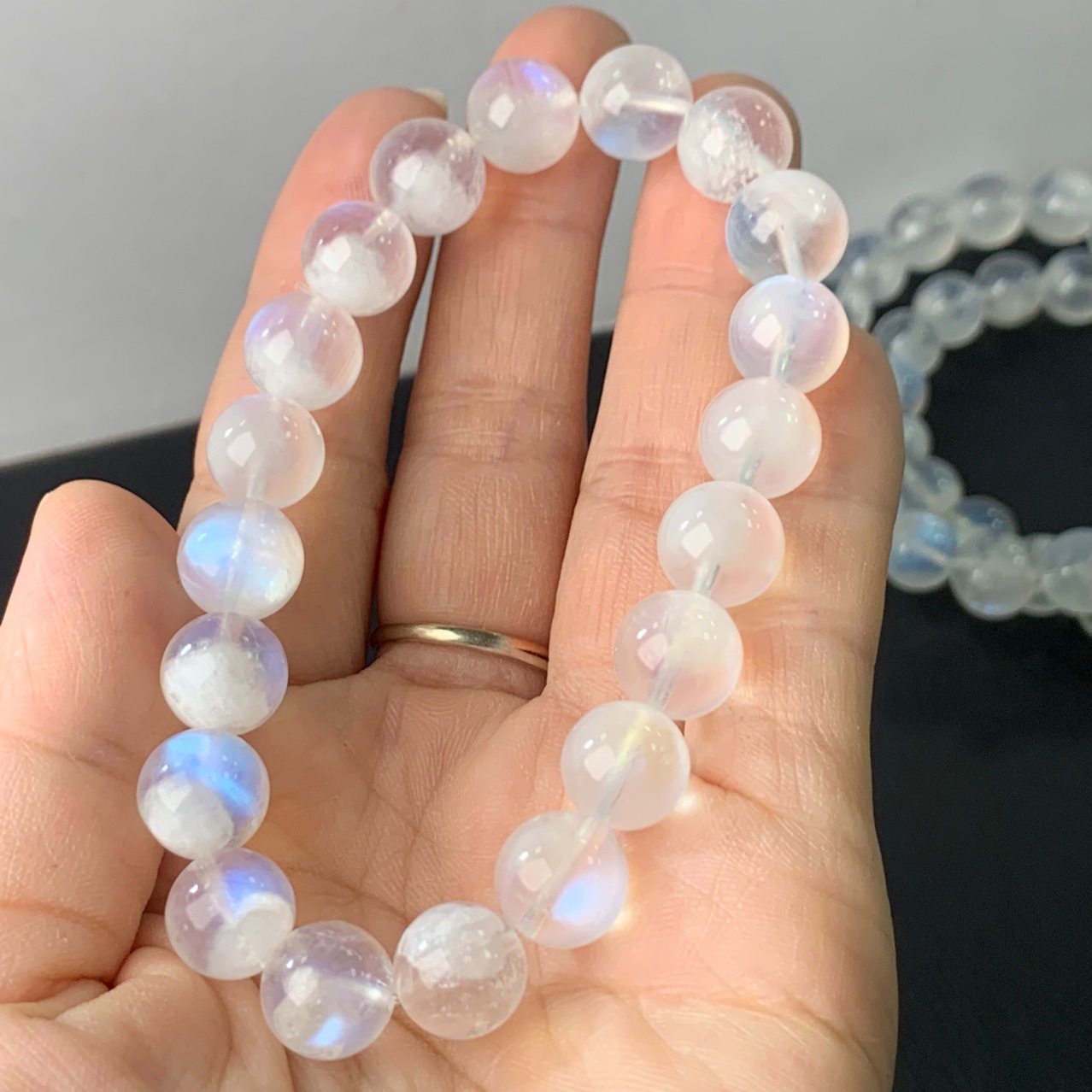 新品天然斯里兰卡糖心蓝月光石手链女透体月光石手串水晶批发市场