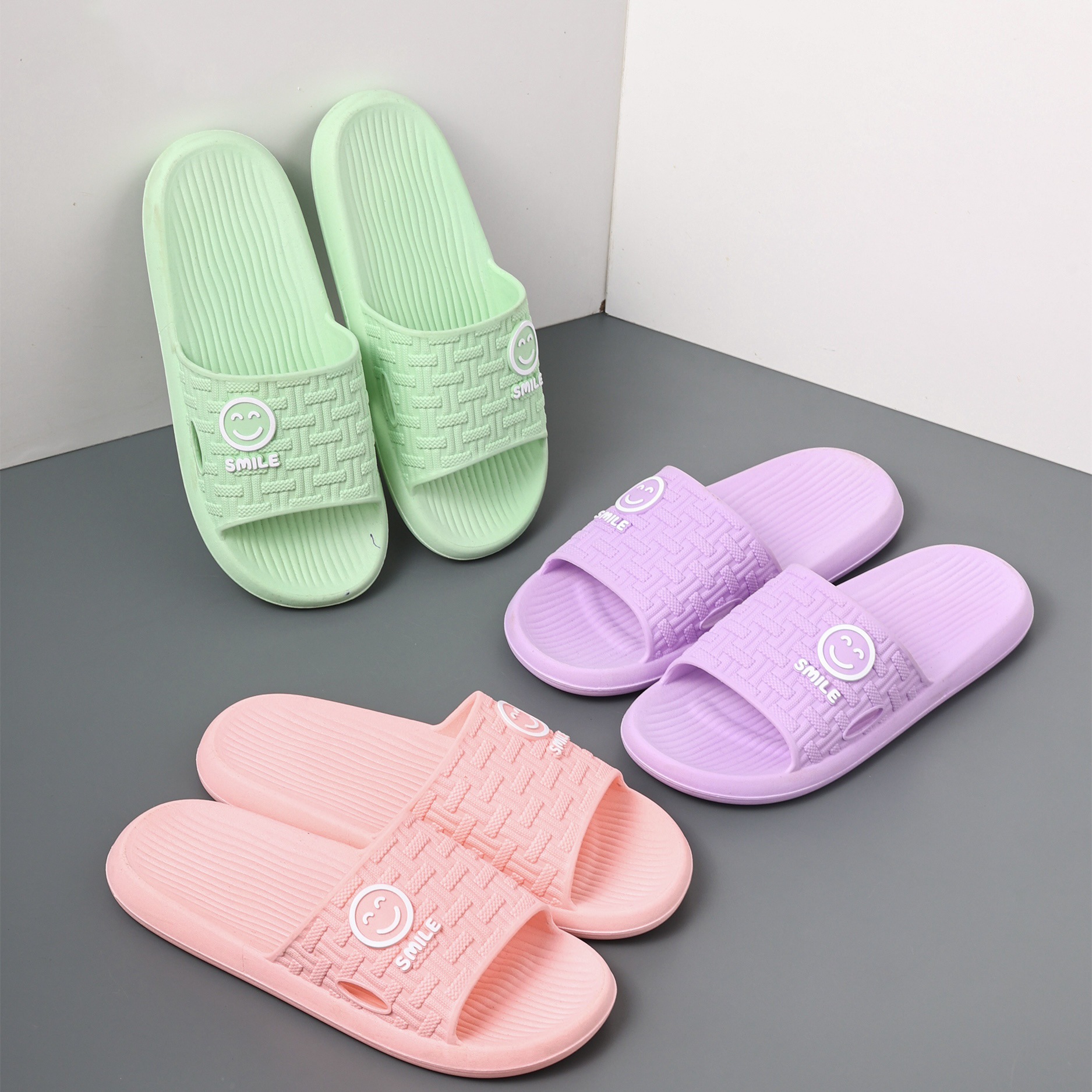 经典时尚纯色微笑一字拖女居家室内浴室洗澡外穿耐磨吴川拖鞋pvc