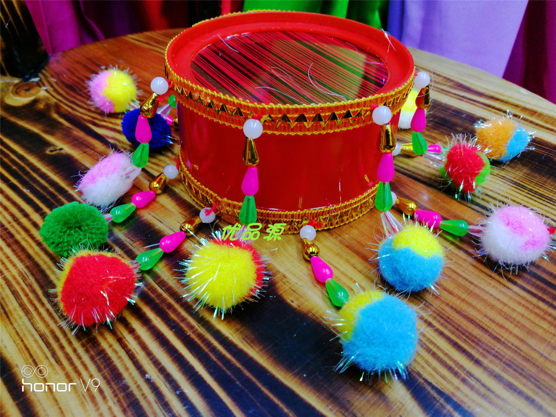 彝族烟盒舞道具道具广场舞红色节日拍照手持演出训练舞表演