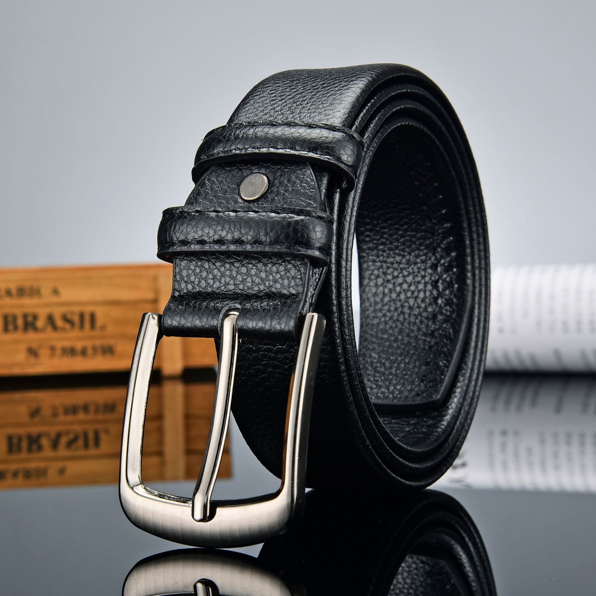 经典男士皮带荔枝纹针扣腰带商务简约款中年复古工装裤腰带潮黑色