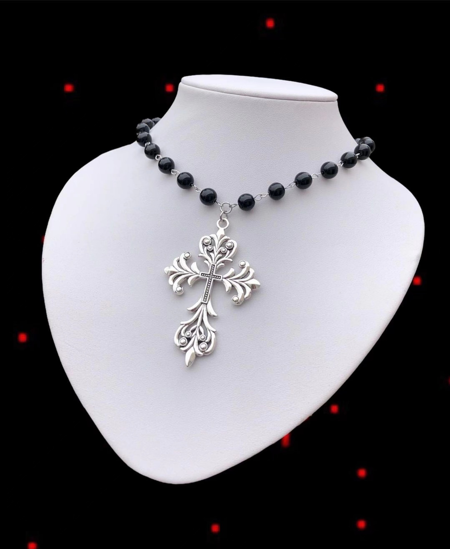 跨境货源 欧美朋克风十字架 哥特式项链饰品 黑色珍珠吊坠-阿里巴巴