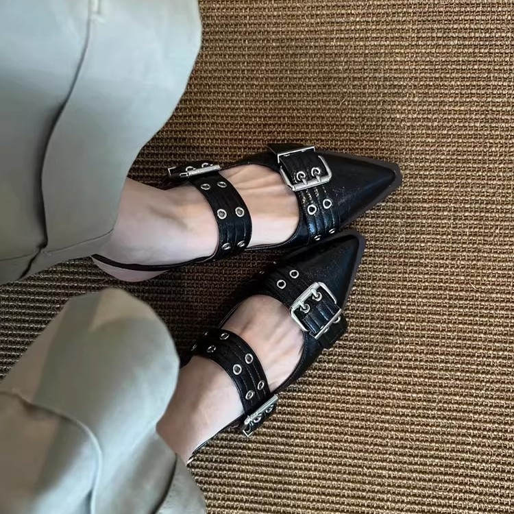 牛皮版~朋克辣妹炸街小众单鞋女尖头柳钉皮带扣百搭休闲包头凉鞋