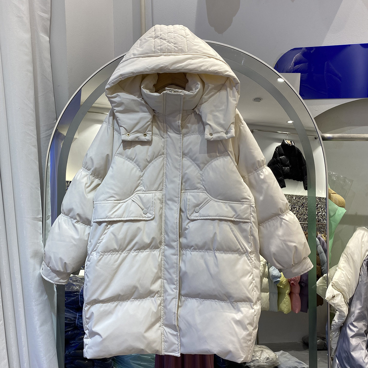 2023年新款可脱卸连帽加厚女士中长款羽绒服潮流百搭白鸭绒冬外套