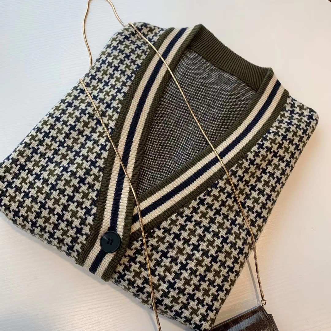 配色炒美 宽松慵懒廓形羊毛v领撞色千鸟格中长开衫外套女se0506