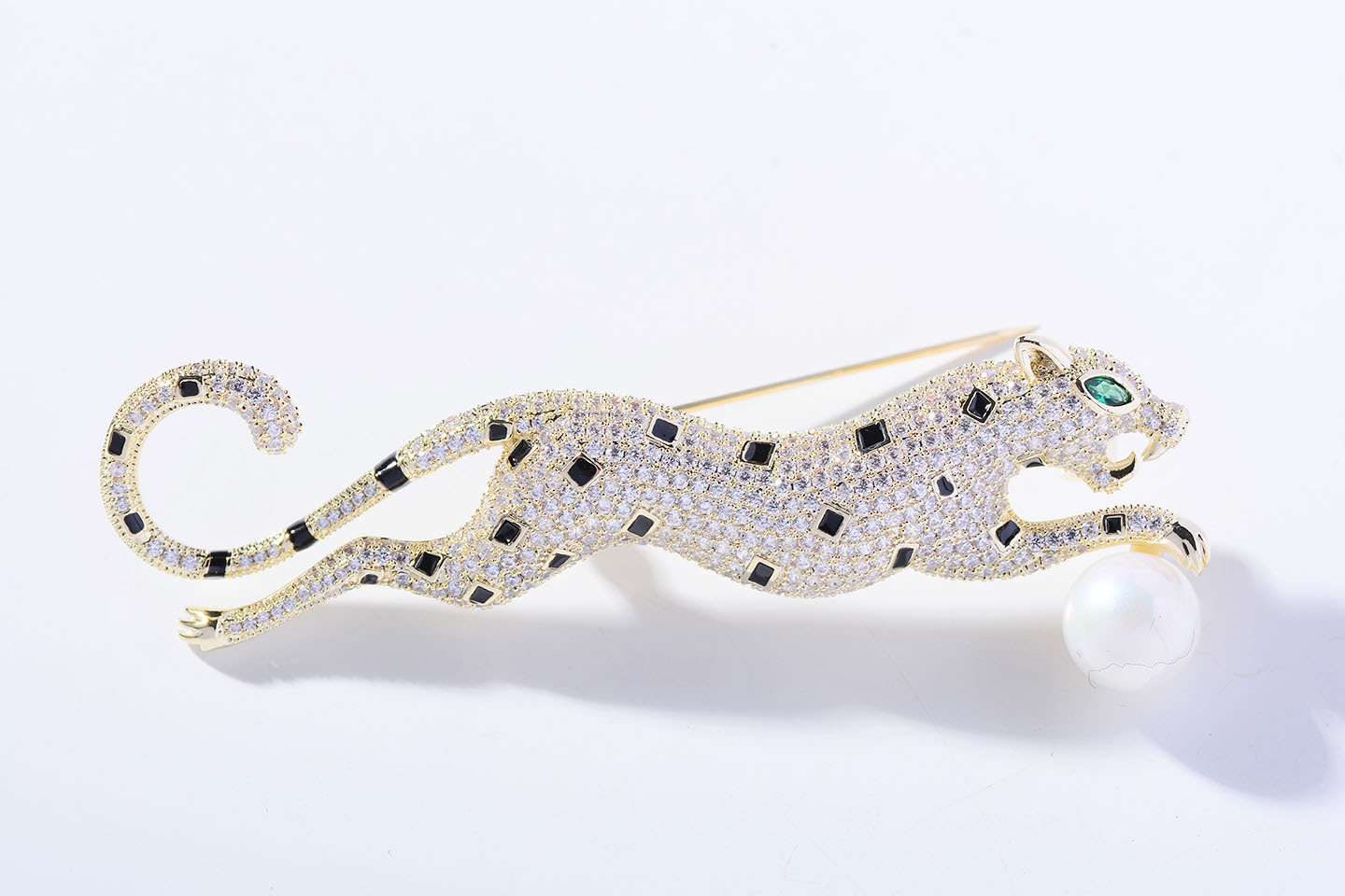 时尚豹子胸针优雅创意男士胸针个性炫酷成熟西服大衣配饰胸花动物