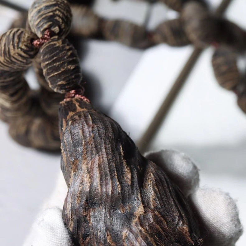 高档白奇楠沉香吊坠越南纯天然老料随型虫漏项链沉香文玩沉水级