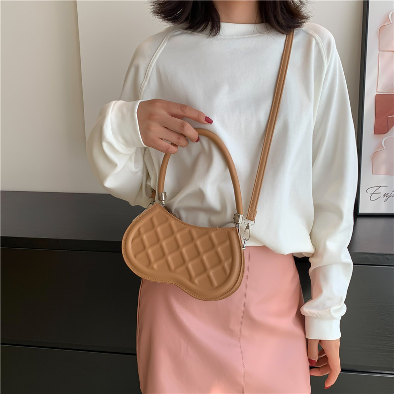 Wholesale Bag Autumn and Winter Women's Bags 2022 Popular New Fashion Gourd Handbag Solid Color Rhombic Shoulder Messenger Bag