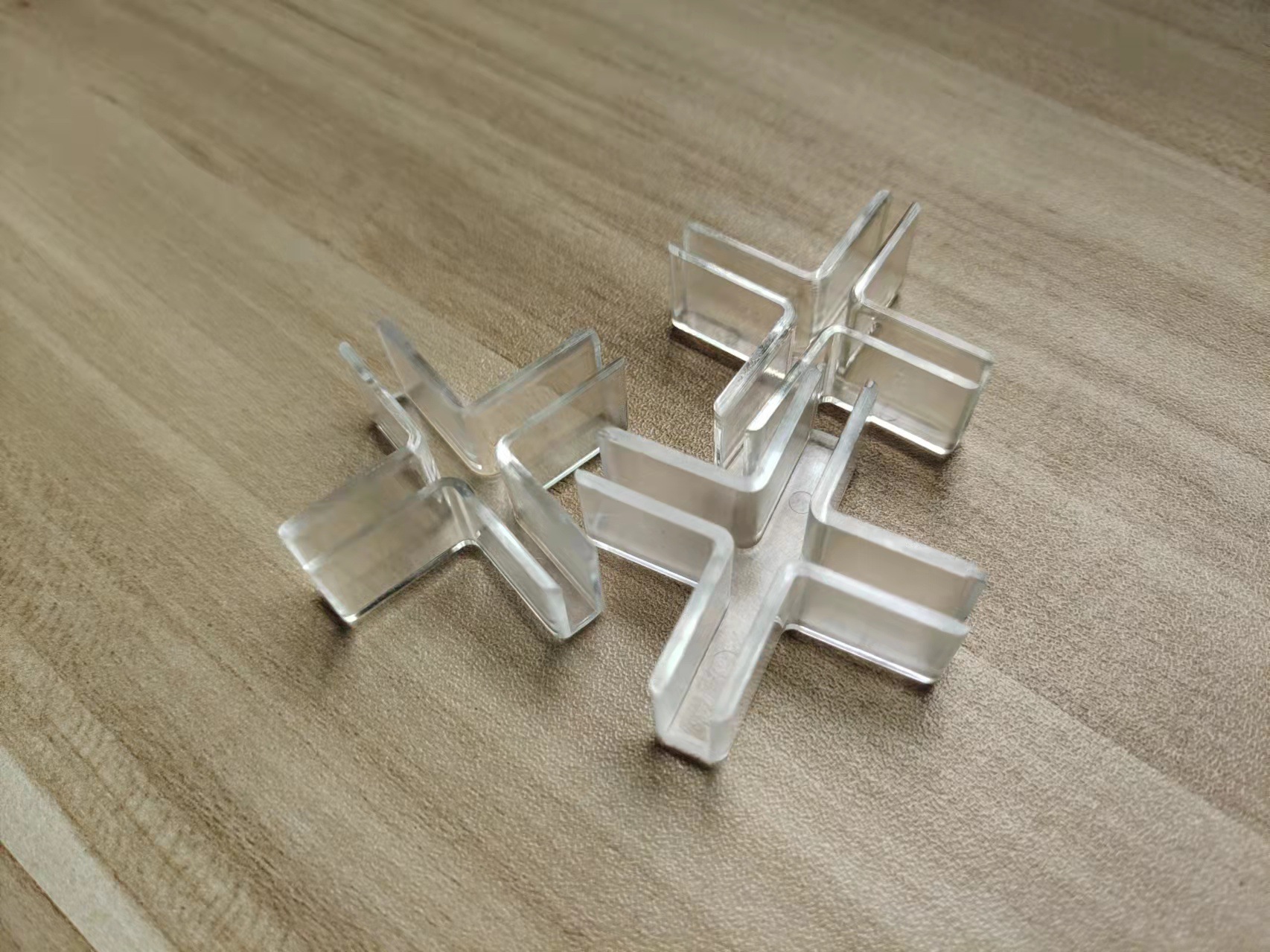 塑料十字卡槽玻璃固定夹鱼缸夹展柜组合夹隔板连接固定扣玻璃卡槽