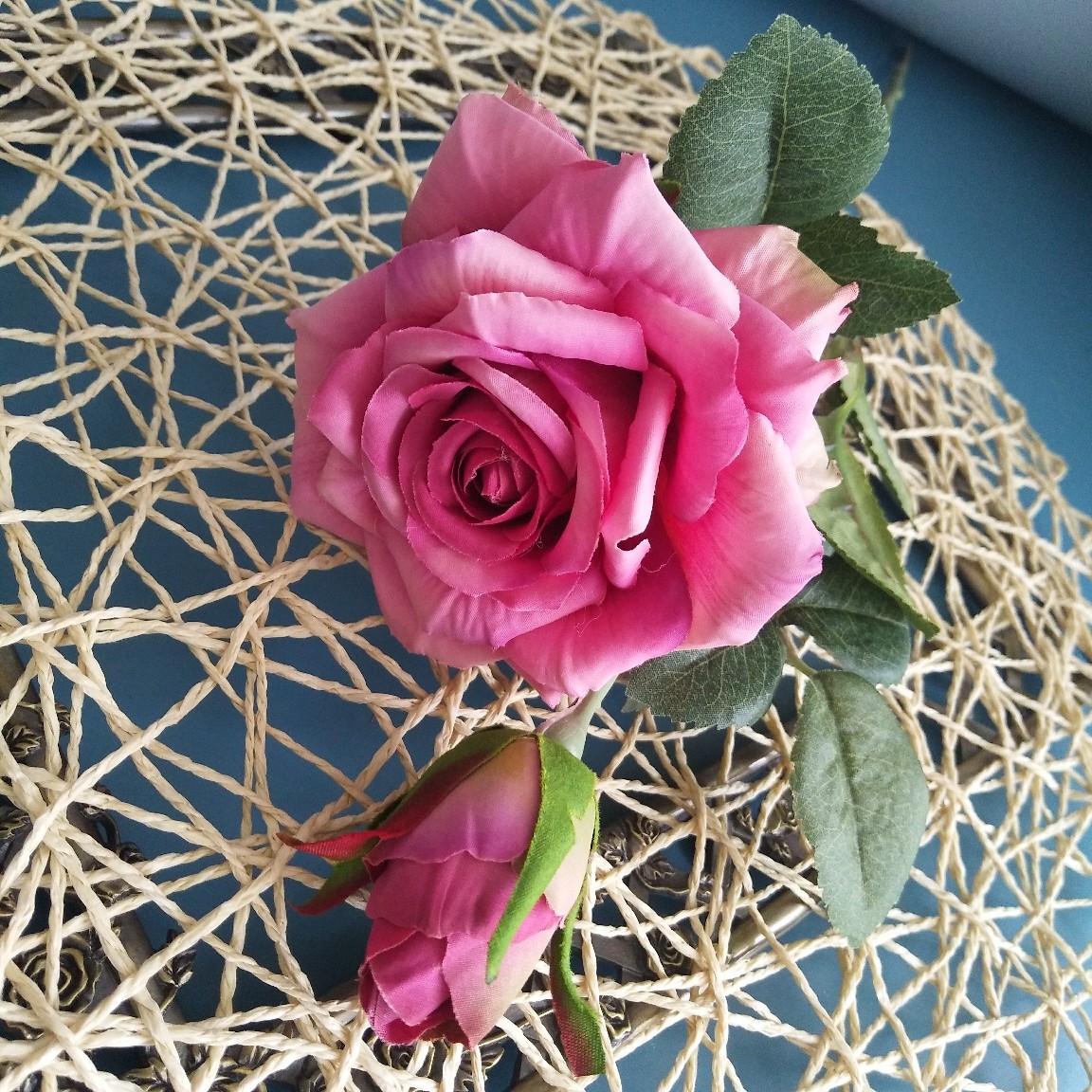 2头秋色卷边玫瑰角玫瑰婚庆拍照装饰布景家居配饰仿真花假花绢花