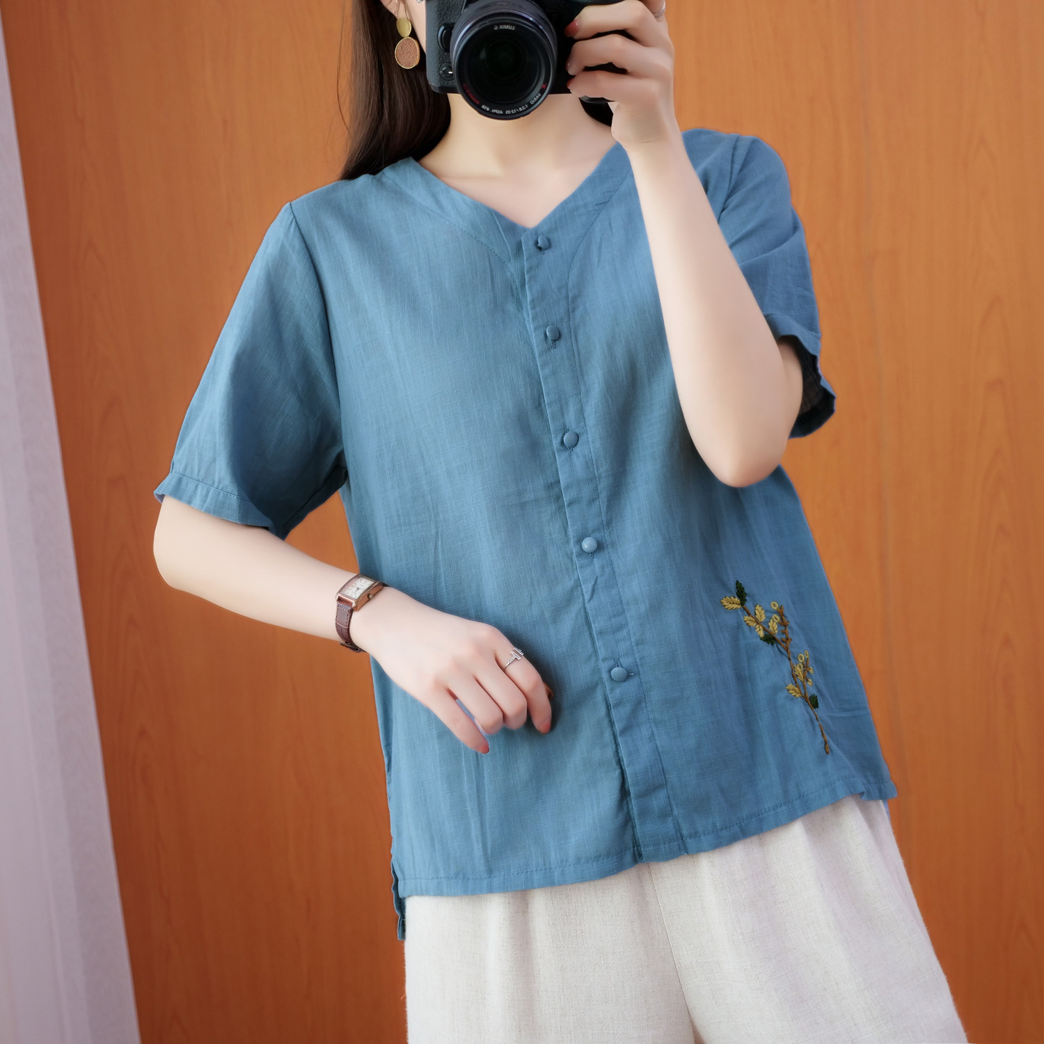 妈妈夏装棉麻短袖t恤女夏装复古小衫中年宽松v领洋气亚麻刺绣上衣