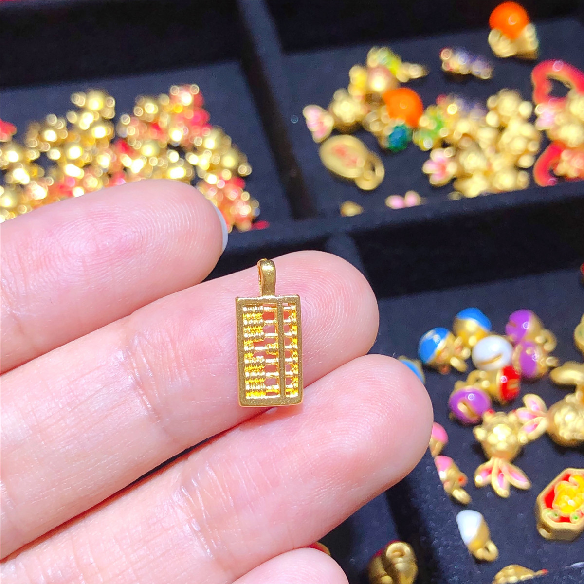 黄金小算盘男女足金999如意金算盘3d硬金简约时尚项链吊坠批发