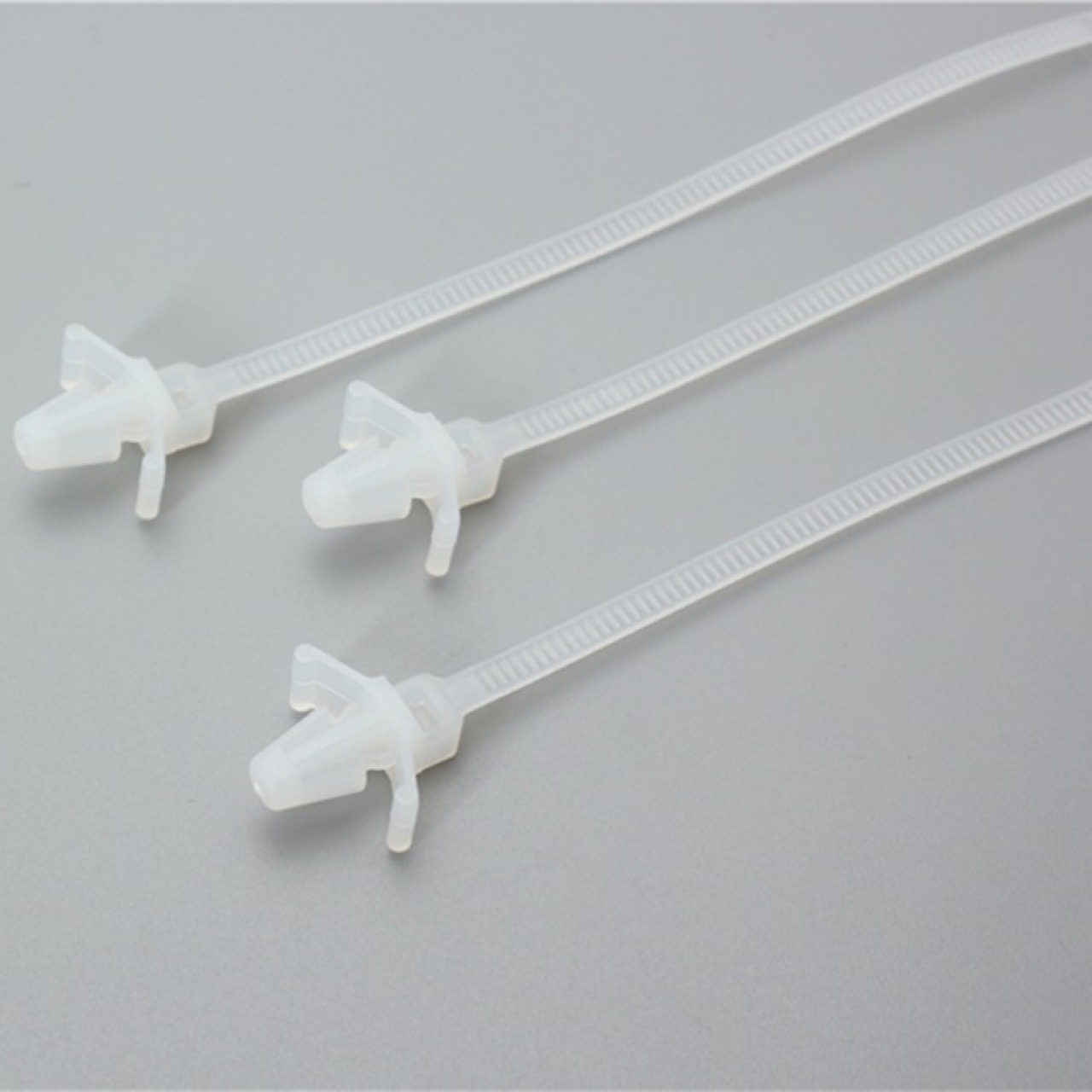 新光厂家批发尼龙66飞机头扎带插销式尼龙扎带规格齐全质量保证