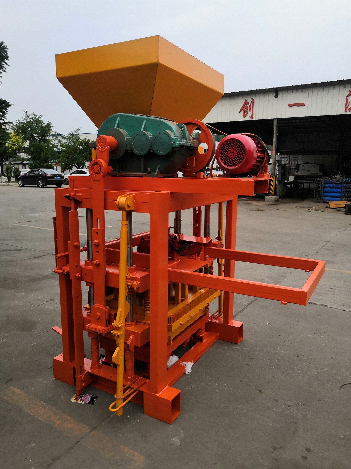 砖机 qtj4-35 水泥空心砖机 路面砖机 半自动制砖机 小空心砖机