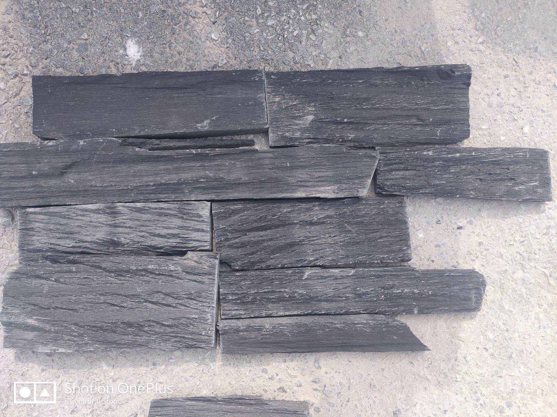 黑色板岩毛边条 青石板散条石 石材乱条庭院别墅外墙砖 文化石