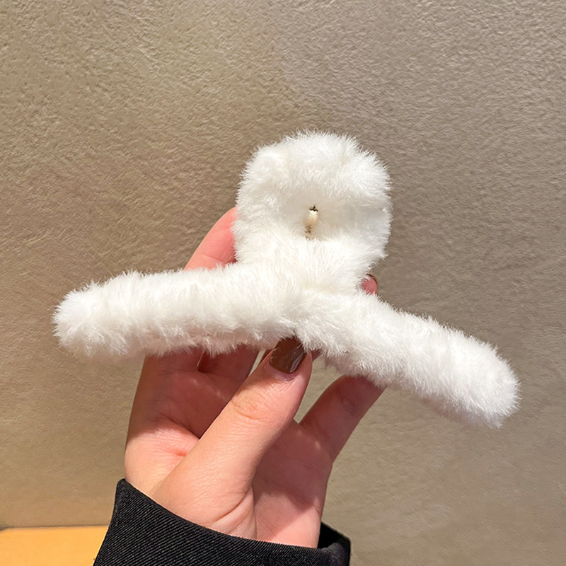 Autumn and Winter Large Plush Grip Back Head Hair Claw Goddess Simple Elegant Hair Clip Furry Shark Clip Hair Accessories